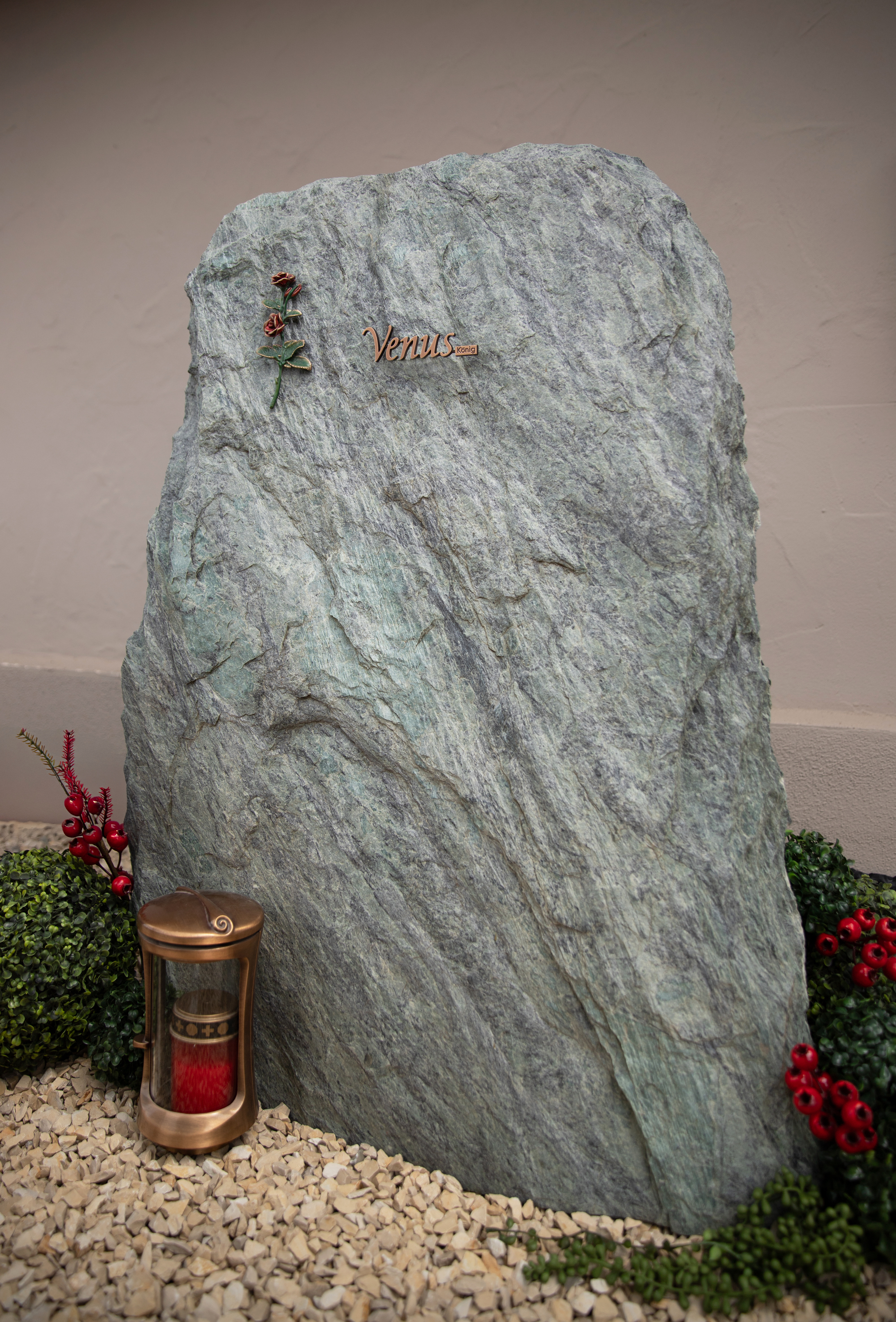 Doppelgrabstein ,,Venus" in grünem Naturstein