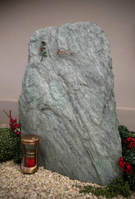 Doppelgrabstein ,,Venus" in grünem Naturstein