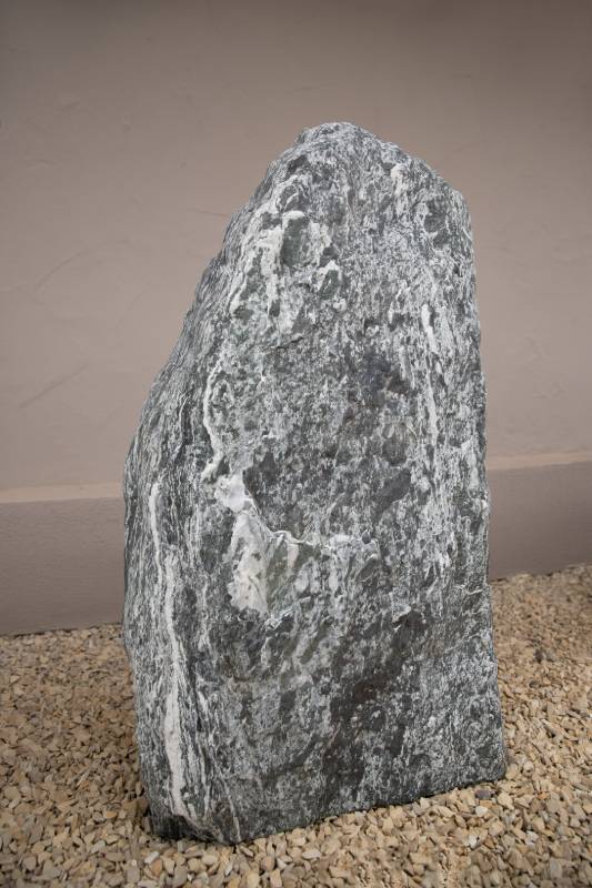 Einzelgrabstein ,,Bauer" in marmorierten Naturstein - Ansicht 2