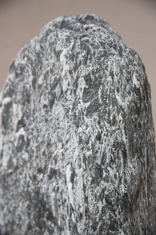 Einzelgrabstein ,,Bauer" in marmorierten Naturstein - Ansicht 3
