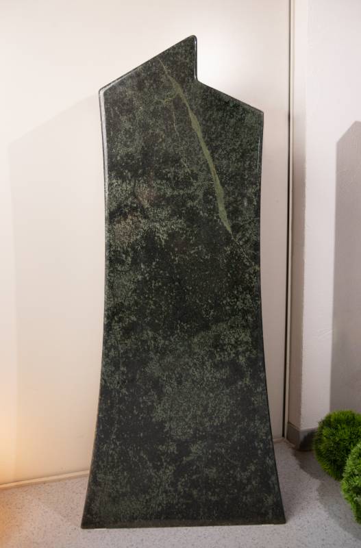 Einzelgrabstein ,,Aleska" mit geschwungener Form - Ansicht 2
