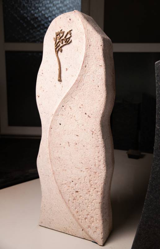 Einzelgrabstein ,,Himmel" mit Baum aus Bronze - Ansicht 2