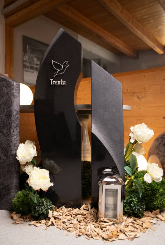 Doppelgrabstein ,,Trenta" 2-teilig aus Nero Assoluto Granit